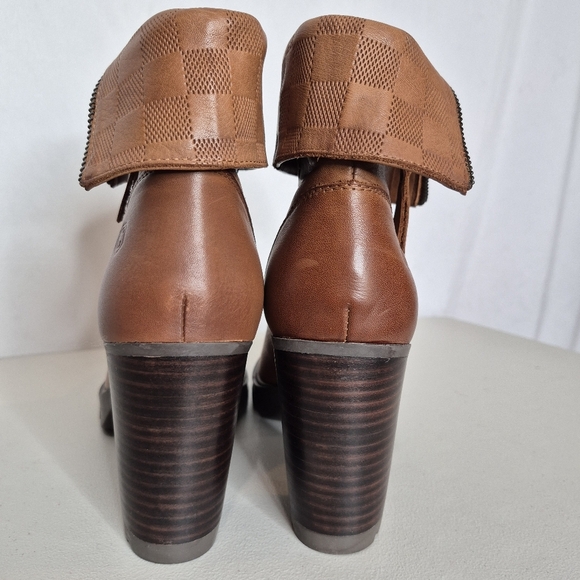 Carmela Collection by Xti Leather Fold-Over Block Heel Boots - Size 9 - Picture 6 of 15